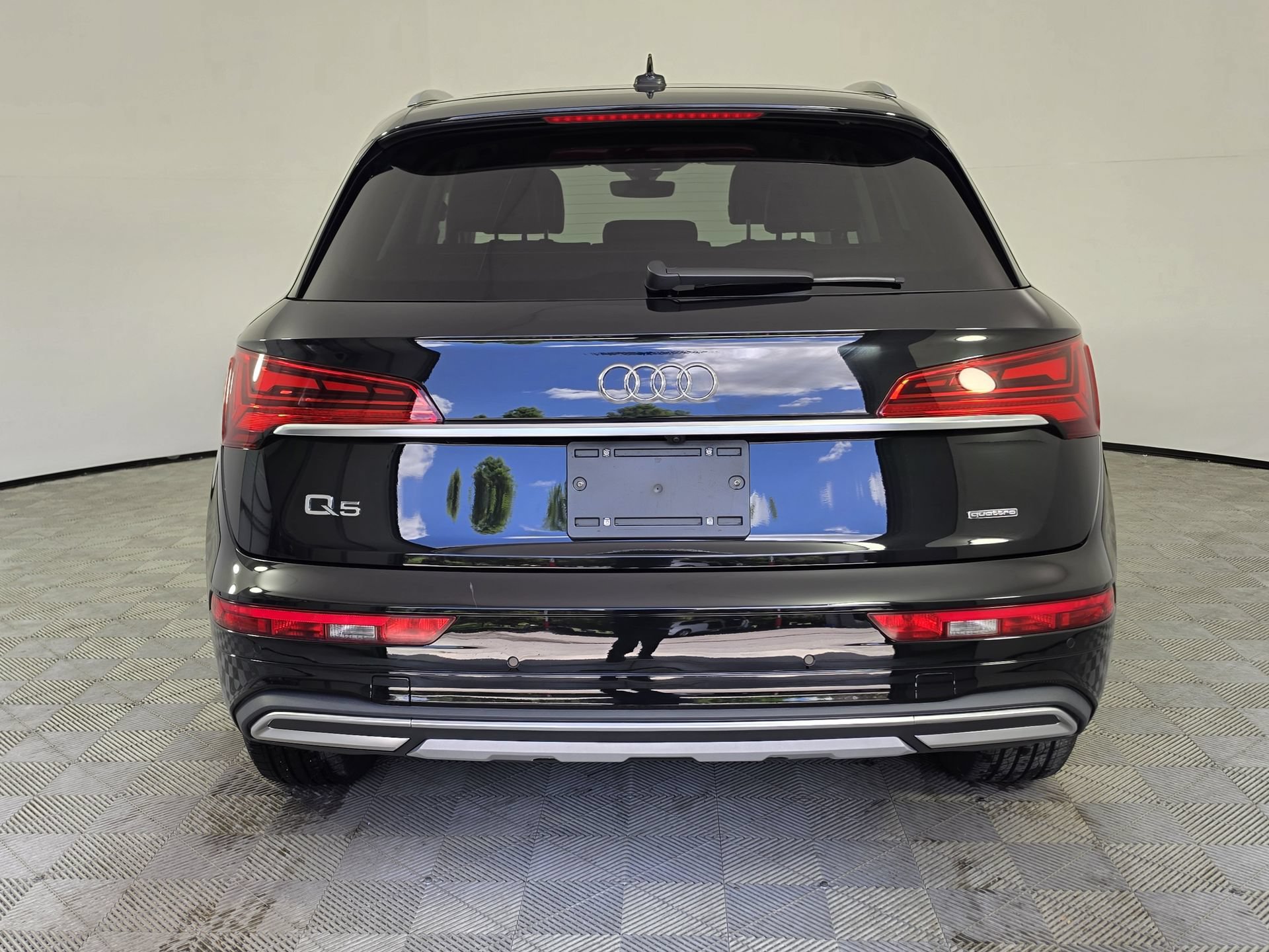 Certified 2024 Audi Q5 2.0T Premium Plus AWD/4WD image 6