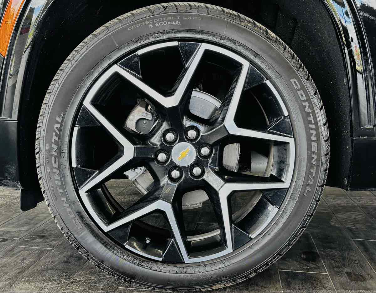 Used 2026 Chevrolet Traverse High Country FWD image 28