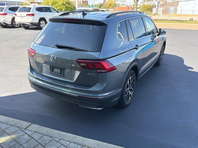 Certified 2021 Volkswagen Tiguan SE w/ Panoramic Sunroof Package AWD/4WD image 12