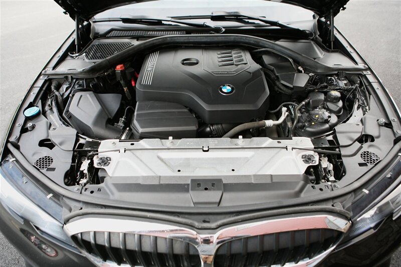 Used 2020 BMW 330i xDrive Sedan w/ Driving Assistance Package AWD/4WD image 7