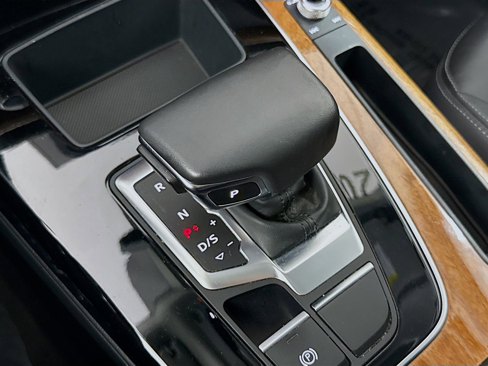 Used 2023 Audi Q5 2.0T Premium w/ Convenience Package image 16