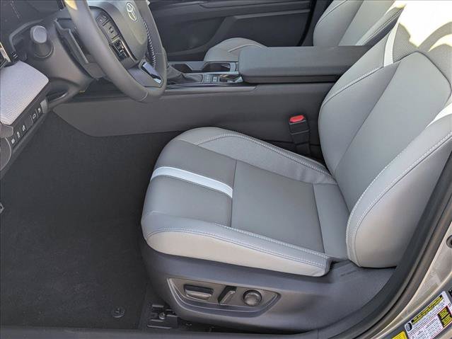 New 2026 Toyota Camry SE FWD image 4