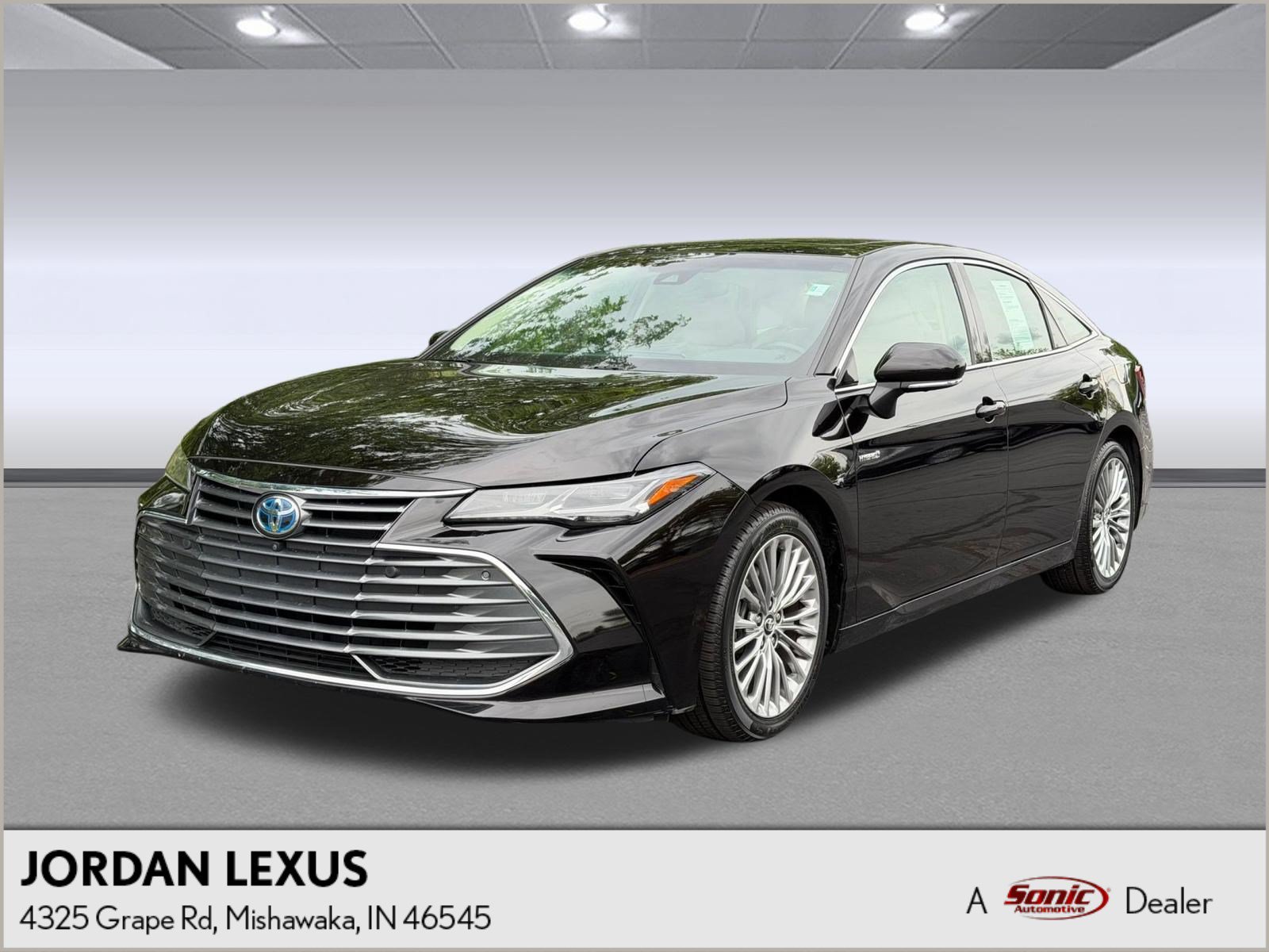 Used 2019 Toyota Avalon Limited w/ Advanced Safety Package FWD image 1