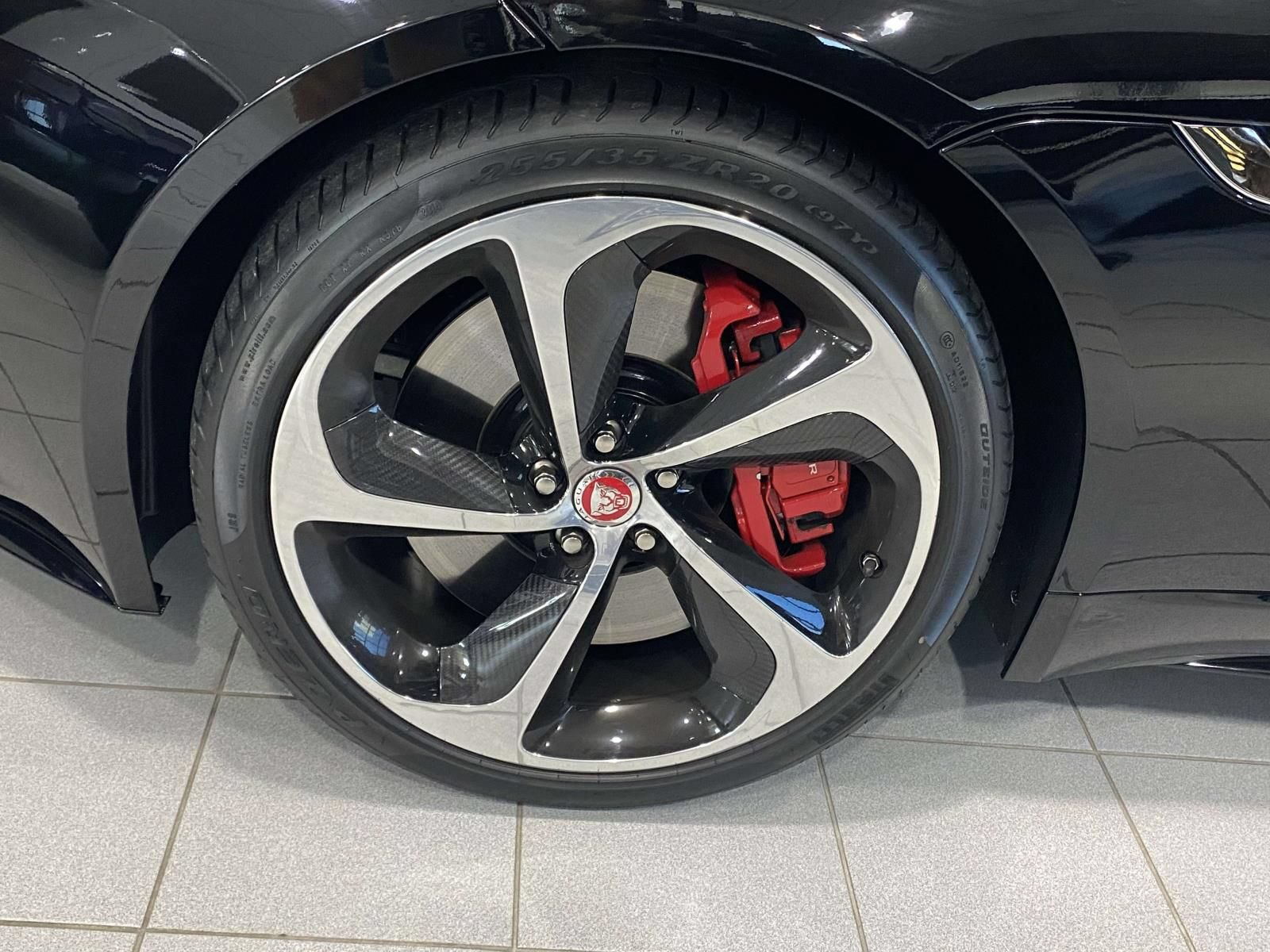 Used 2015 Jaguar F-TYPE R RWD image 8