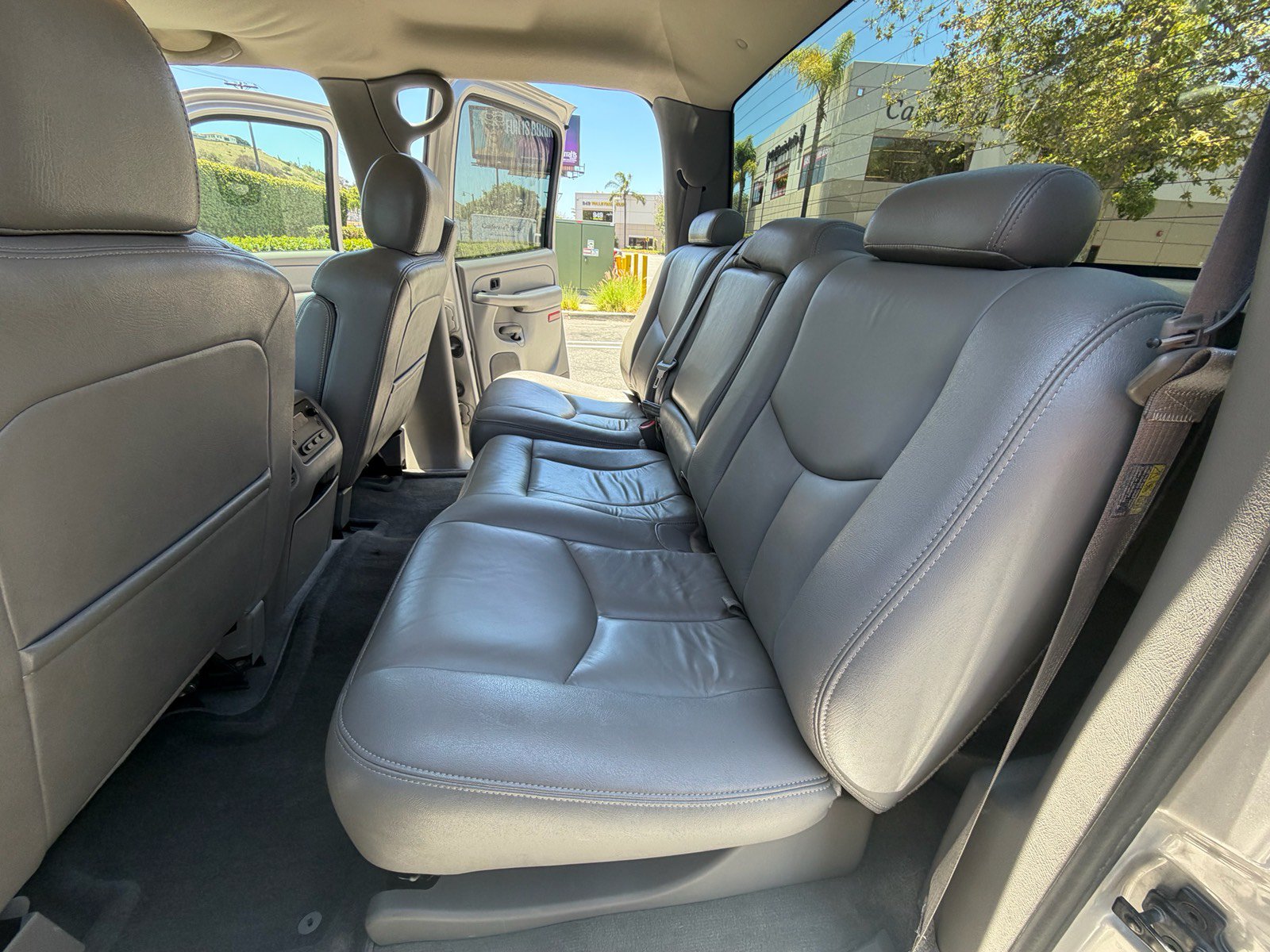 Used 2004 GMC Sierra 3500 SLT w/ Heavy-Duty Power Package AWD/4WD image 13
