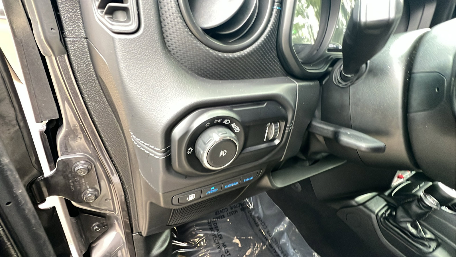 Used 2025 Jeep Wrangler Unlimited Rubicon 4xe w/ Safety Group image 25