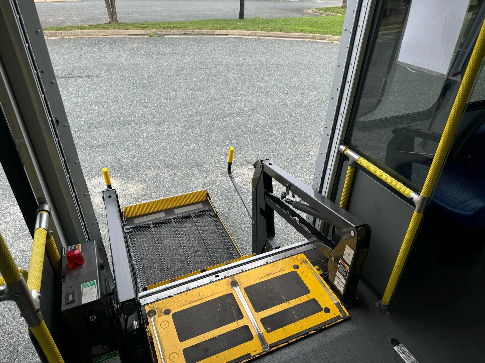 Used 2015 Ford E-450 and Econoline 450 Super Duty w/ Shuttle Bus Prep Package RWD image 27