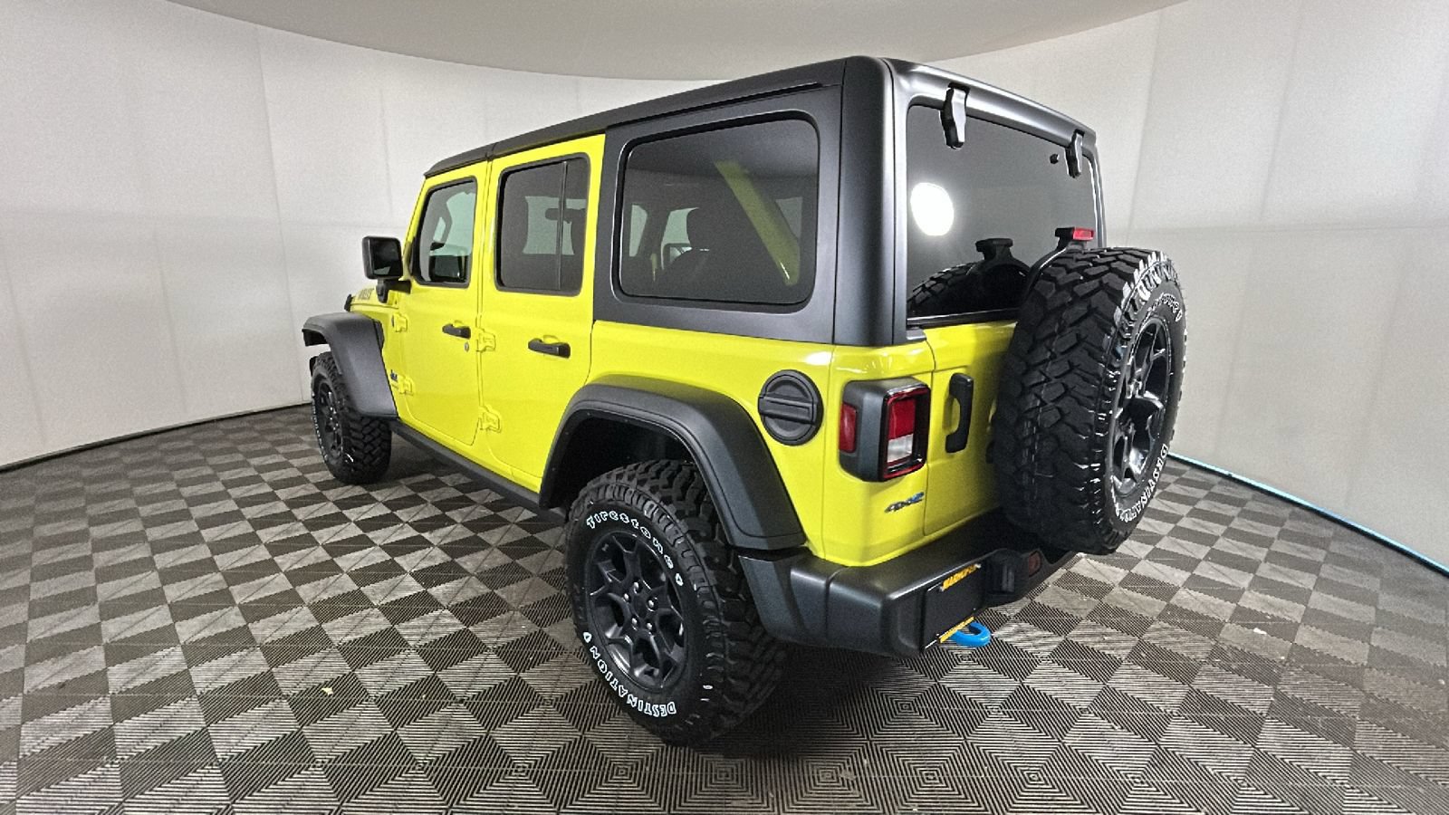Used 2023 Jeep Wrangler Unlimited w/ Cold Weather Group AWD/4WD image 5