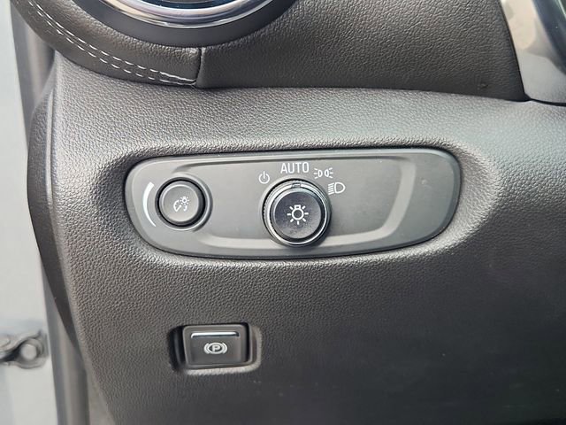 Used 2023 Chevrolet Blazer LT w/ Driver Confidence Package FWD image 17