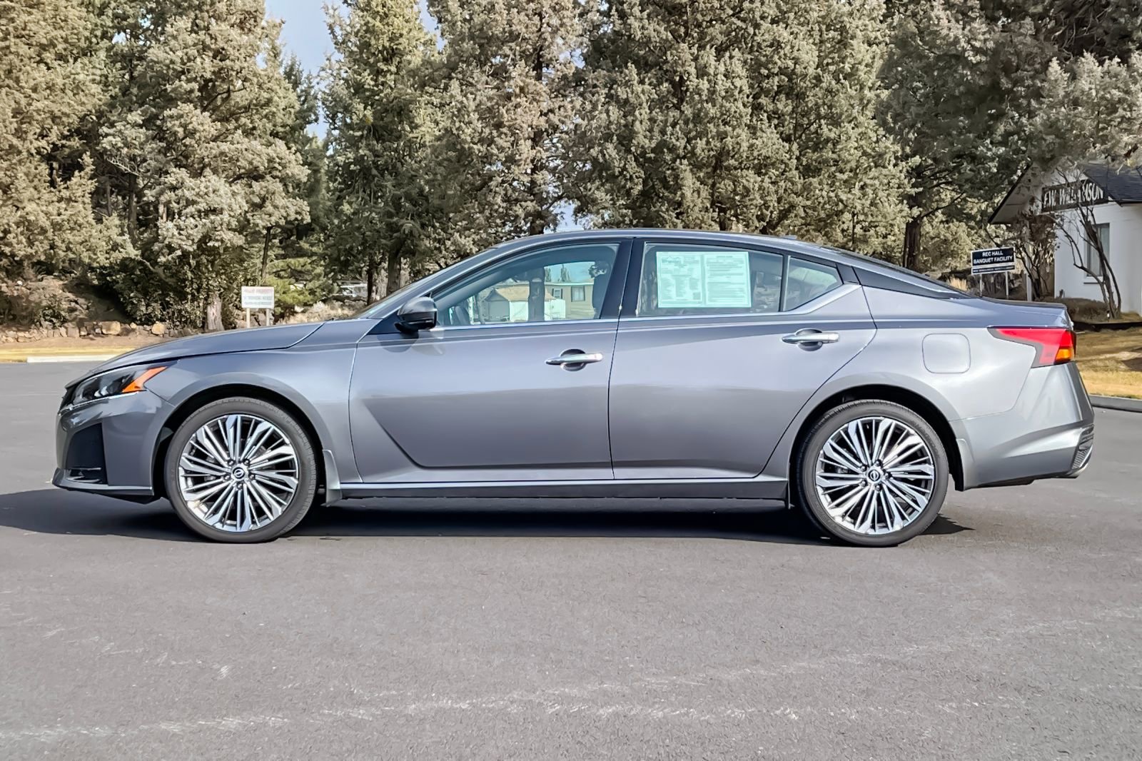 Used 2024 Nissan Altima 2.5 SL image 8