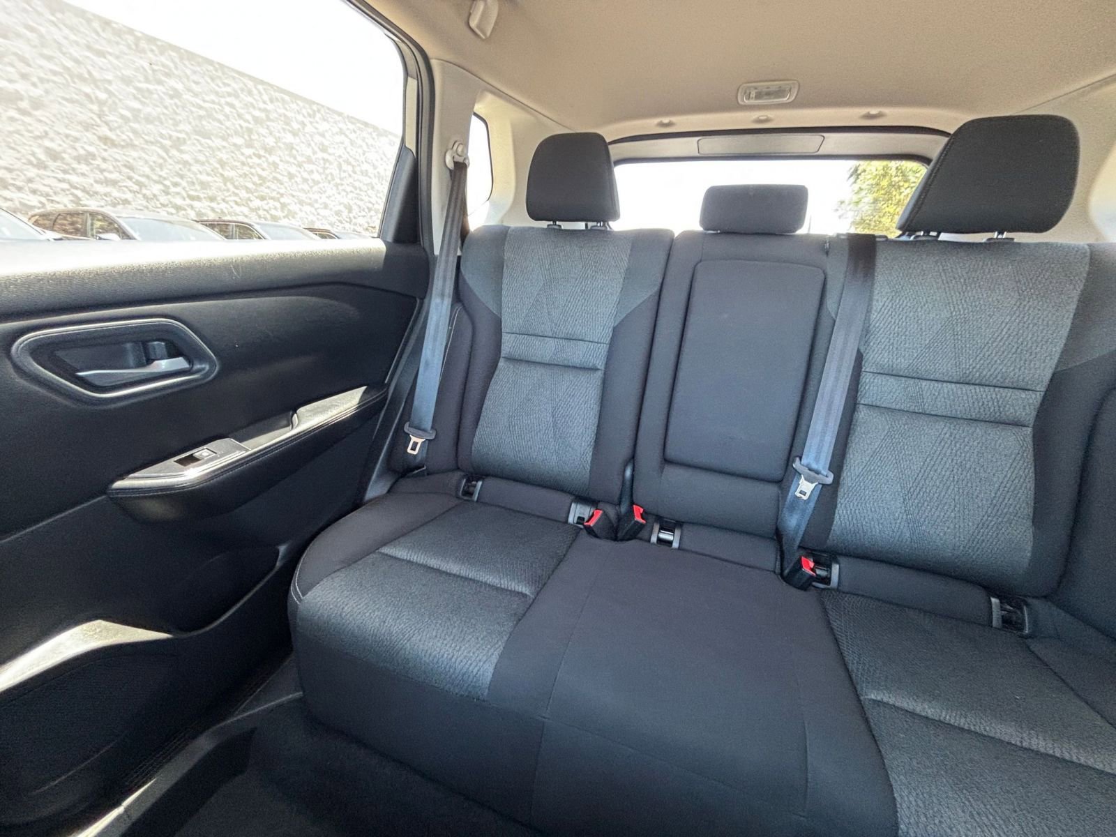 Used 2025 Nissan Rogue SV FWD image 41