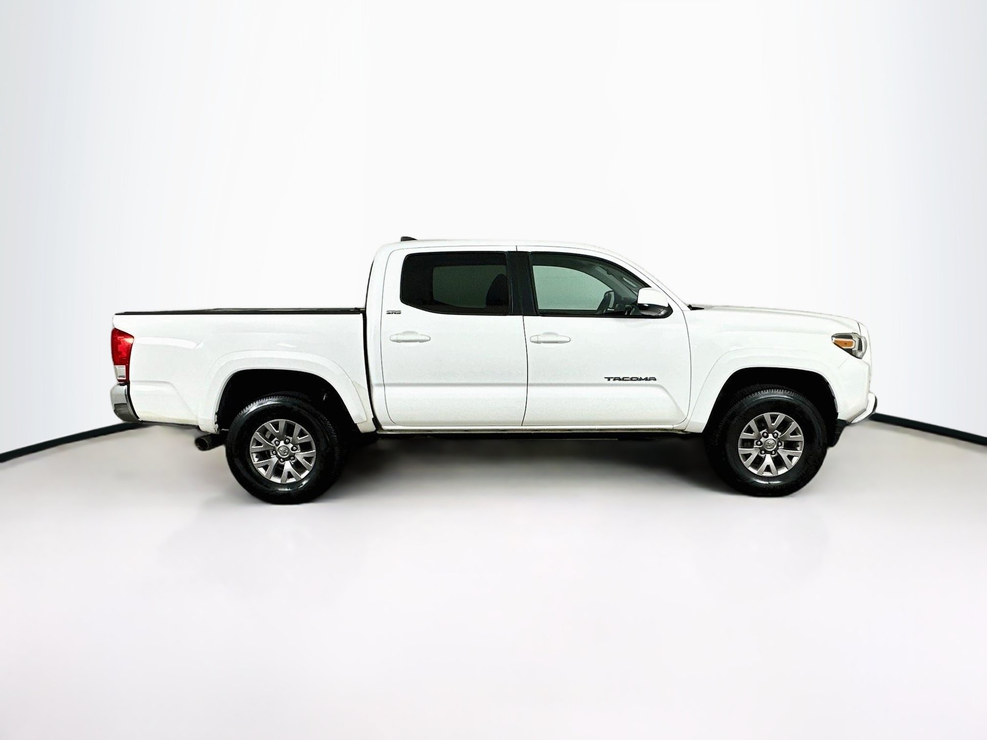 Used 2016 Toyota Tacoma SR5 RWD image 10
