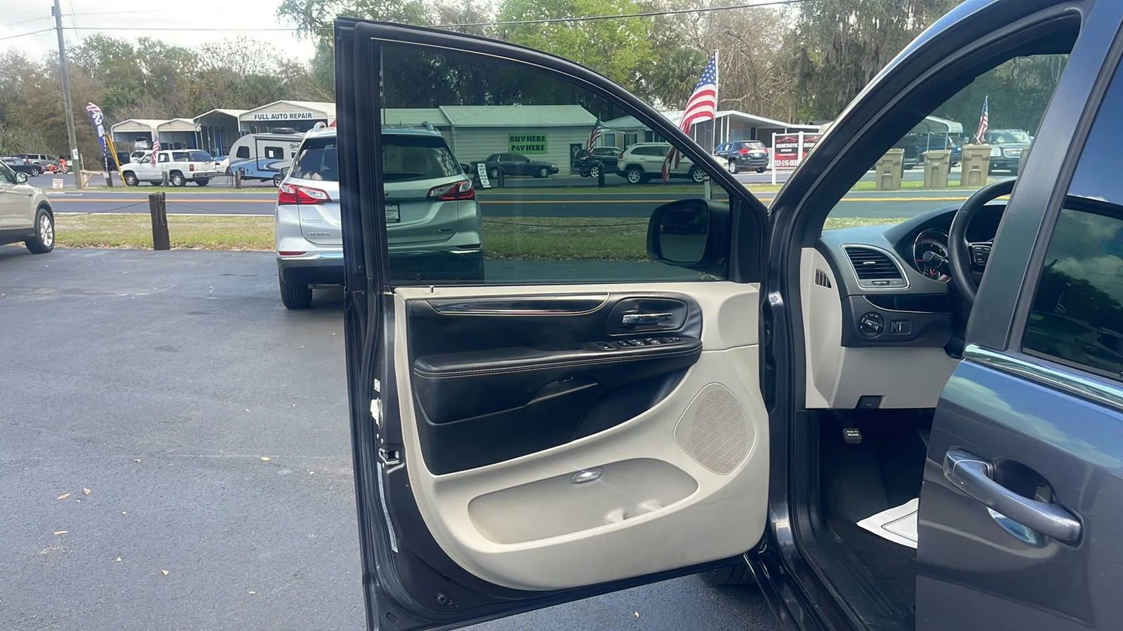 Used 2018 Dodge Grand Caravan SXT image 7