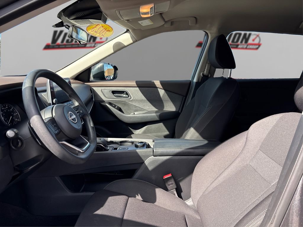 Used 2023 Nissan Rogue S AWD/4WD image 9