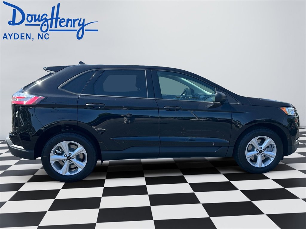 Used 2024 Ford Edge SE image 6
