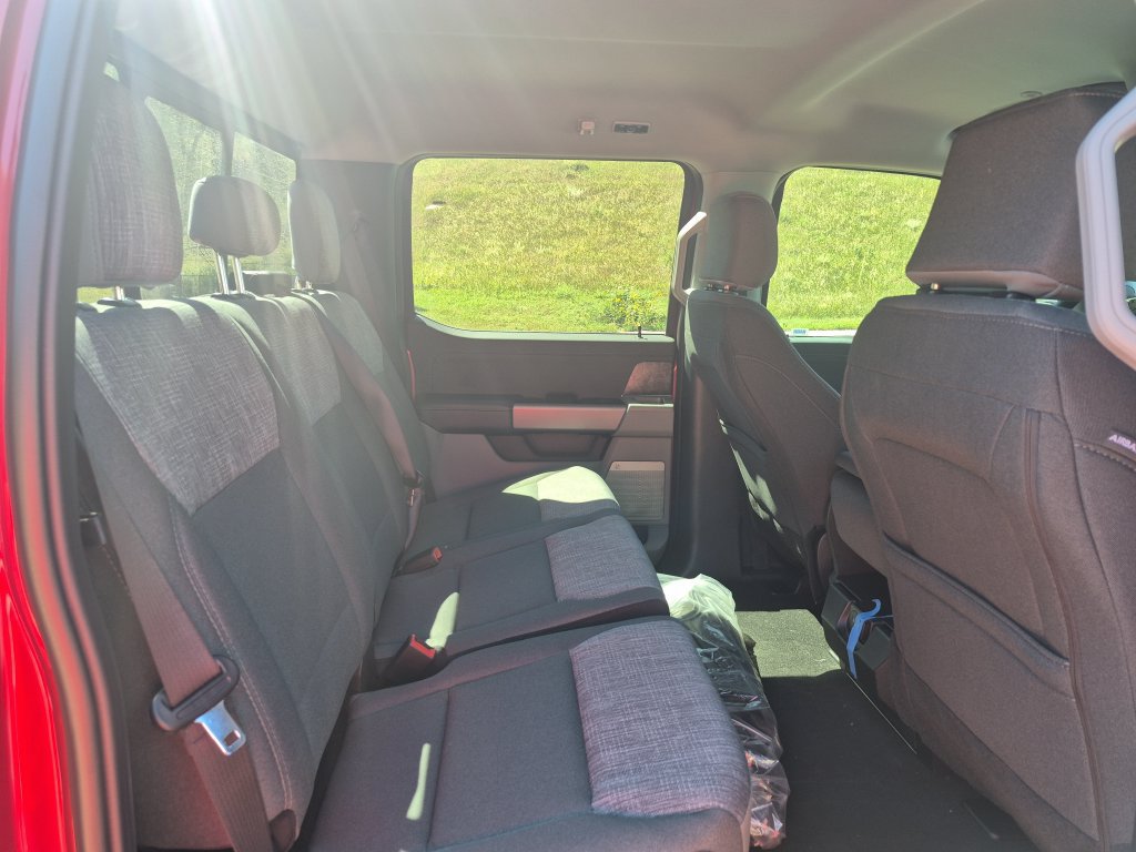 New 2026 Ford F350 XLT w/ XLT Premium Package AWD/4WD image 24