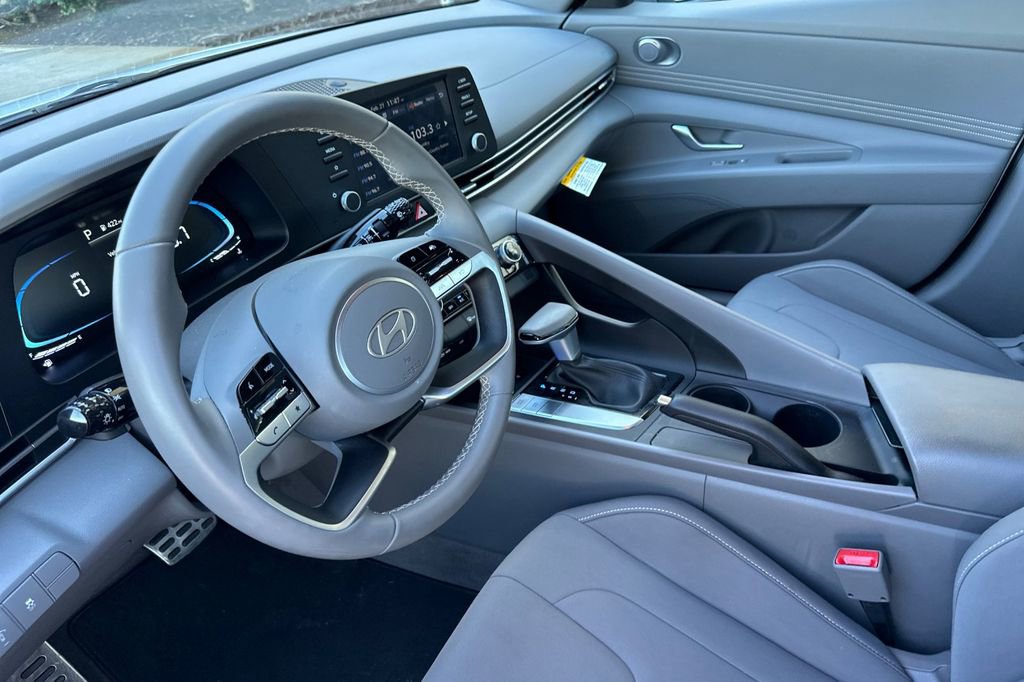 New 2025 Hyundai Elantra Sport FWD image 7
