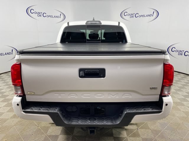 Used 2019 Toyota Tacoma TRD Sport AWD/4WD image 5