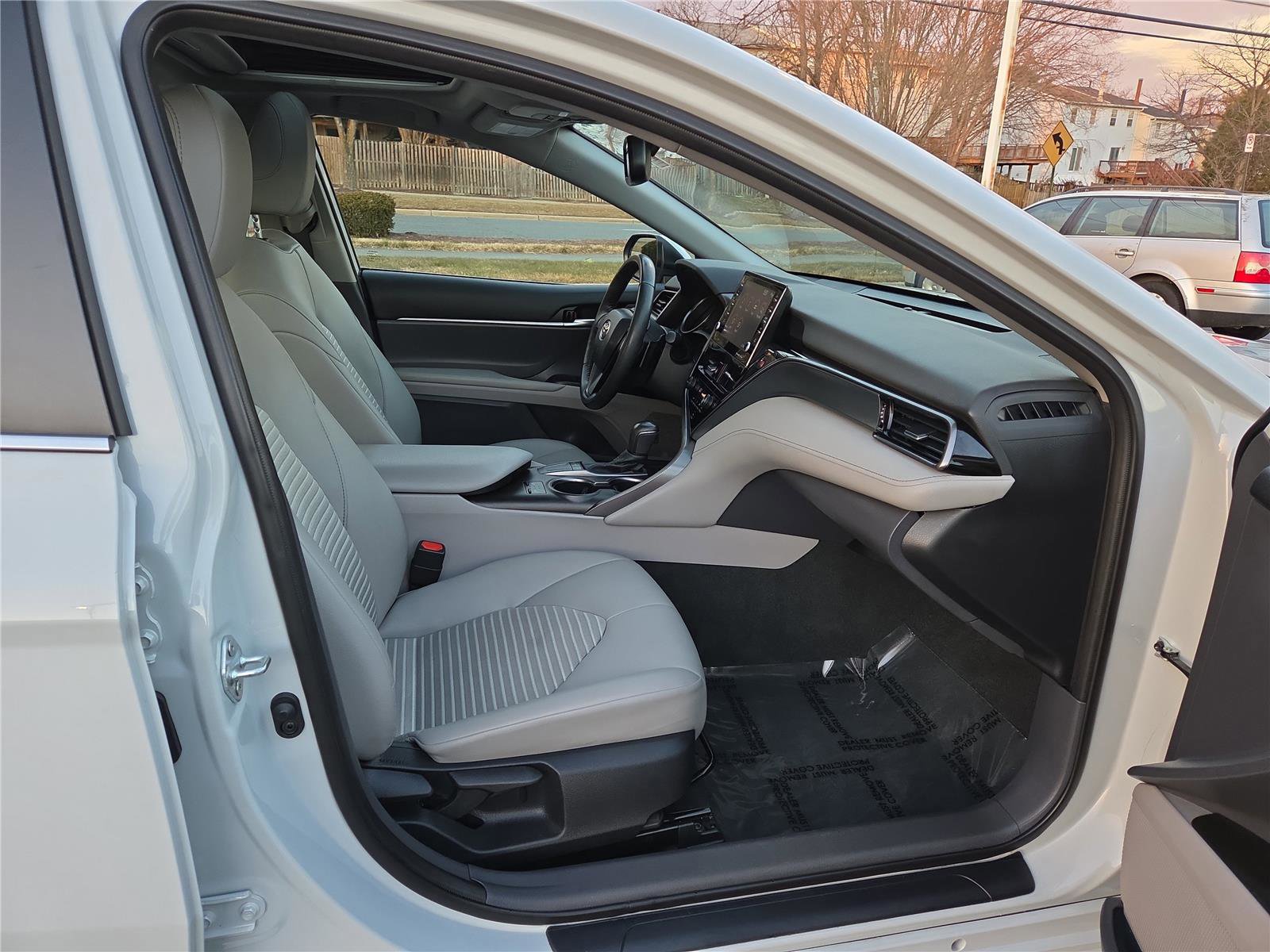 Used 2023 Toyota Camry SE image 29