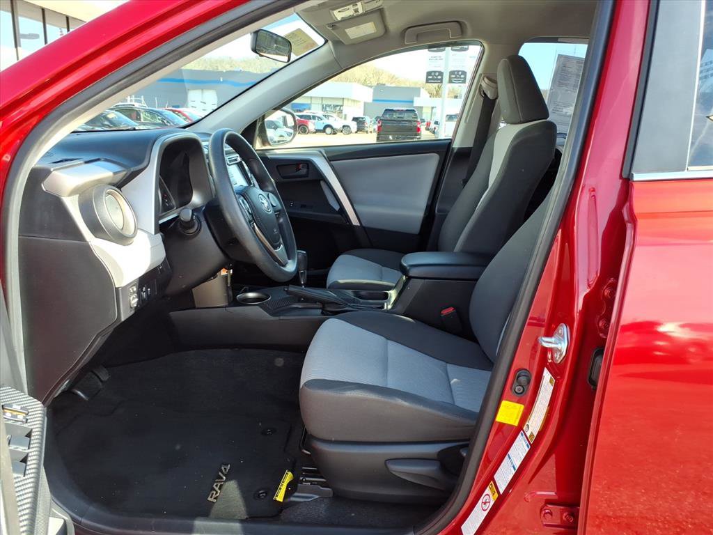 Used 2015 Toyota RAV4 LE image 11