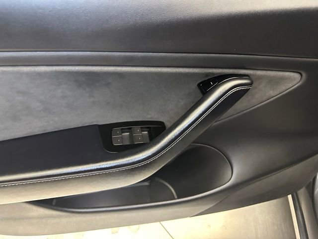 Used 2018 Tesla Model 3 Long Range RWD image 22
