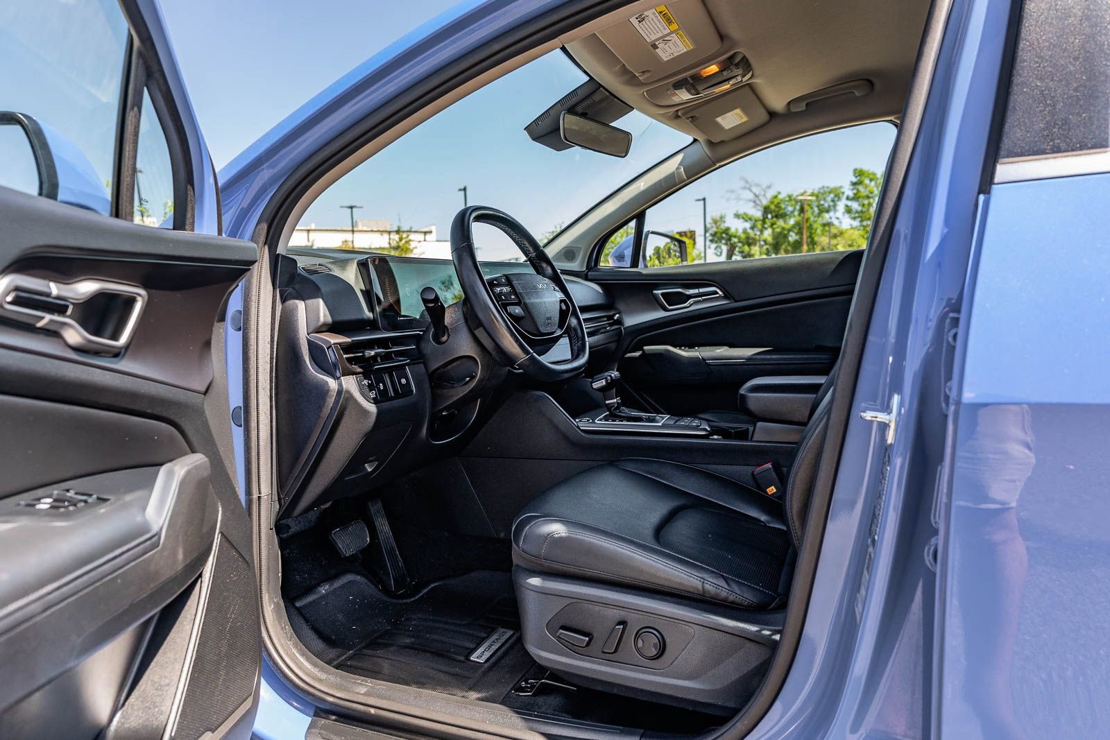 Used 2026 Kia Sportage EX FWD image 16