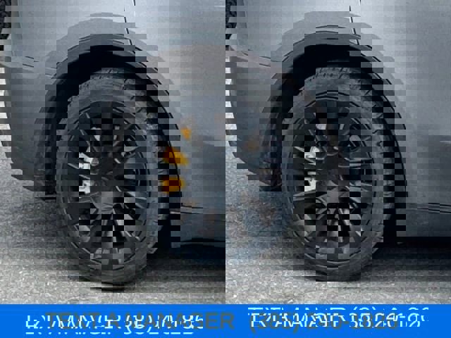 Used 2023 Tesla Model Y Long Range image 3