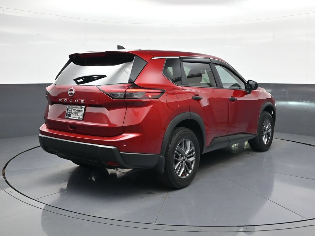 Used 2025 Nissan Rogue S FWD image 10