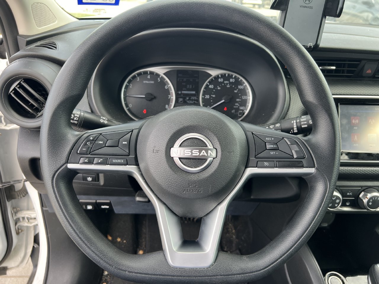 Used 2022 Nissan Kicks S FWD image 5