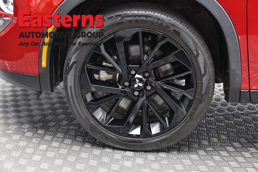 Used 2022 Mitsubishi Outlander SE FWD image 32