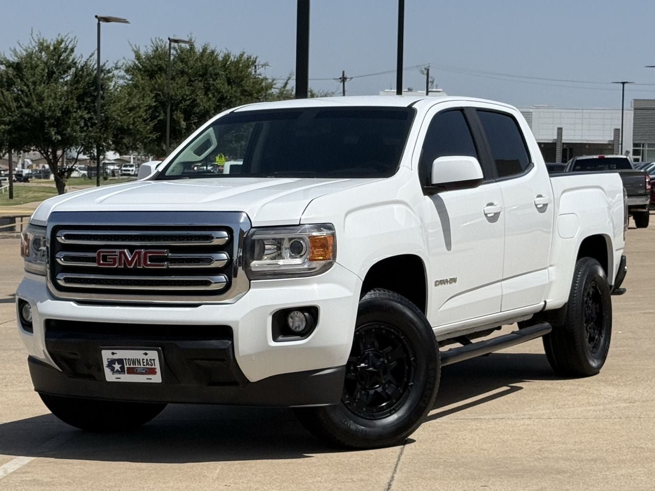 Used 2017 GMC Canyon SLE RWD image 2