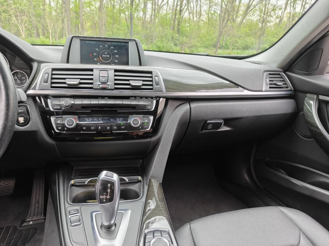 Used 2018 BMW 320i xDrive Sedan w/ Convenience Package AWD/4WD image 23