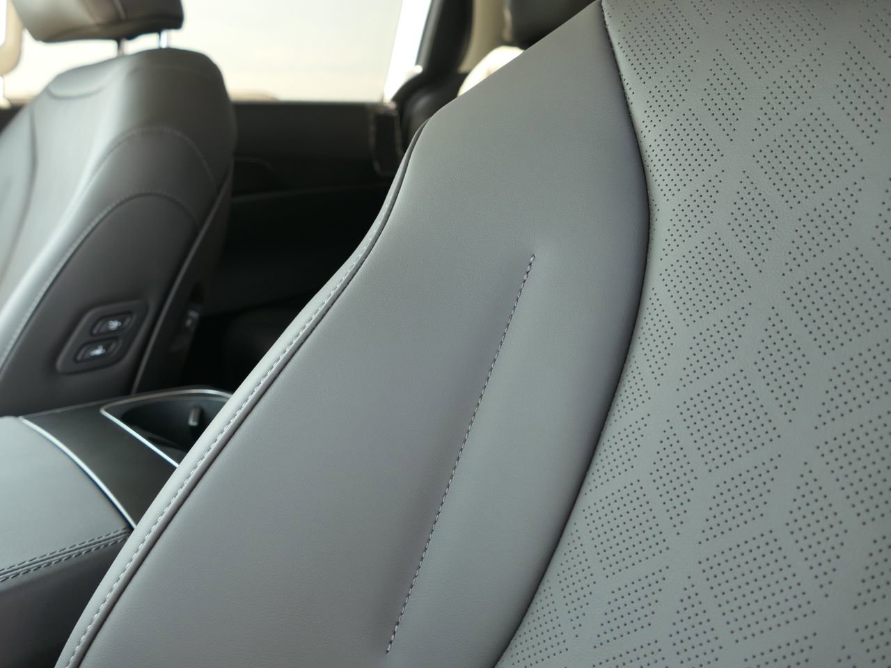 New 2026 Kia Carnival SX w/ SX Dark Edition Package image 12