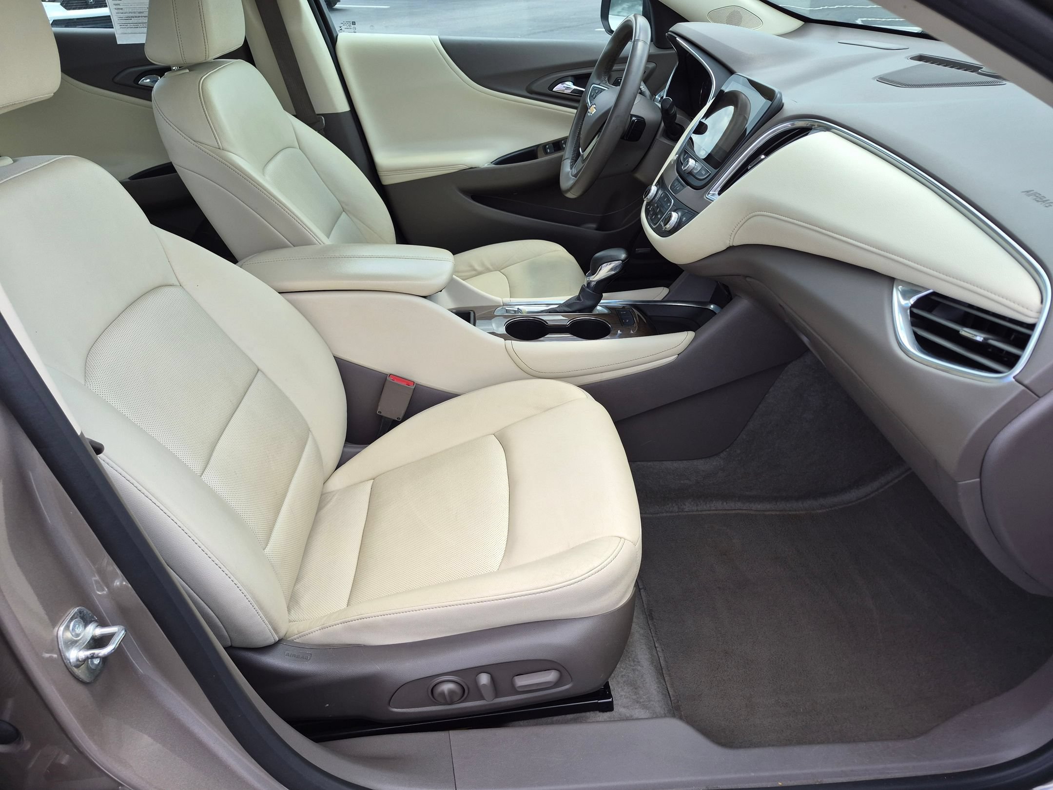 Used 2024 Chevrolet Malibu LT FWD image 36