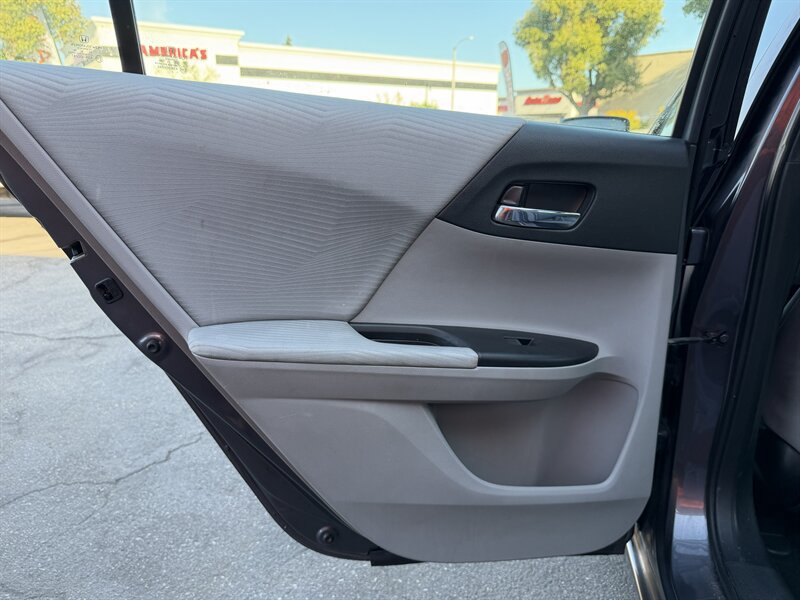Used 2015 Honda Accord LX image 25