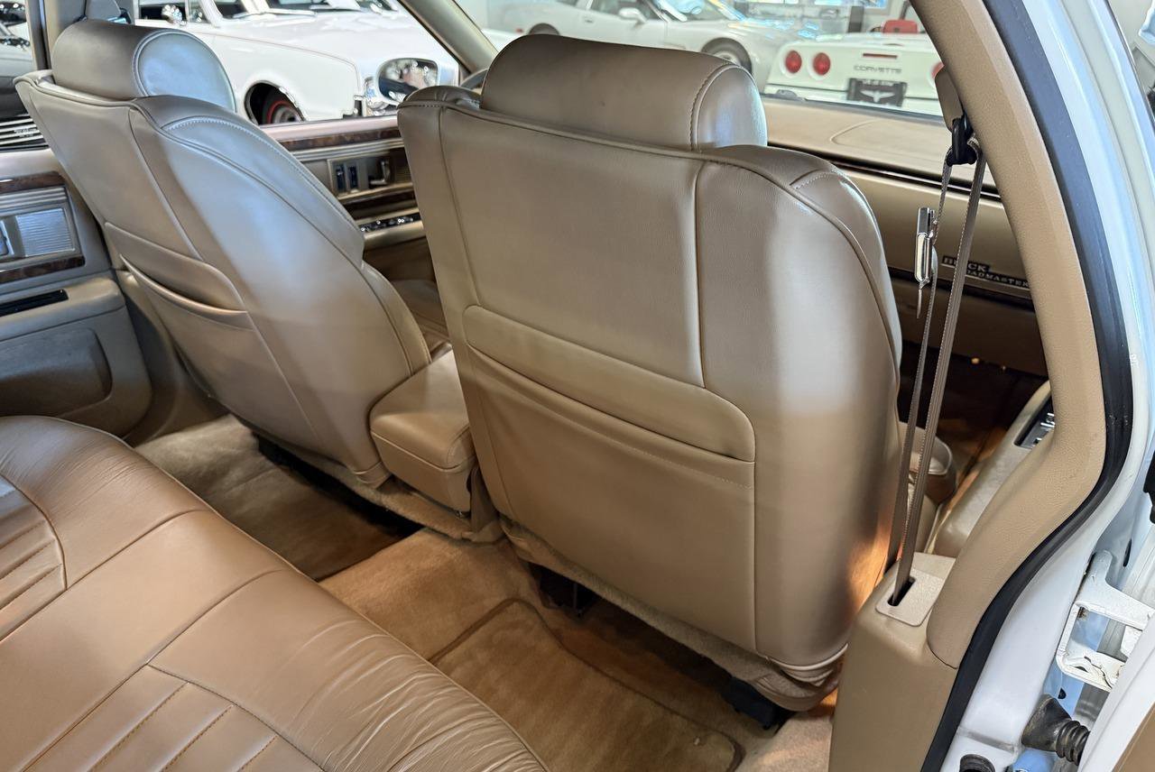Used 1995 Buick Roadmaster Estate RWD image 85