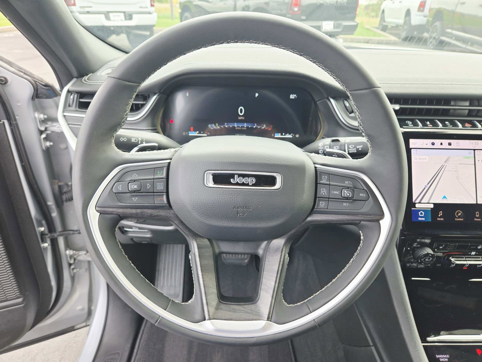 Used 2024 Jeep Grand Cherokee L Limited w/ Black Appearance Package image 22