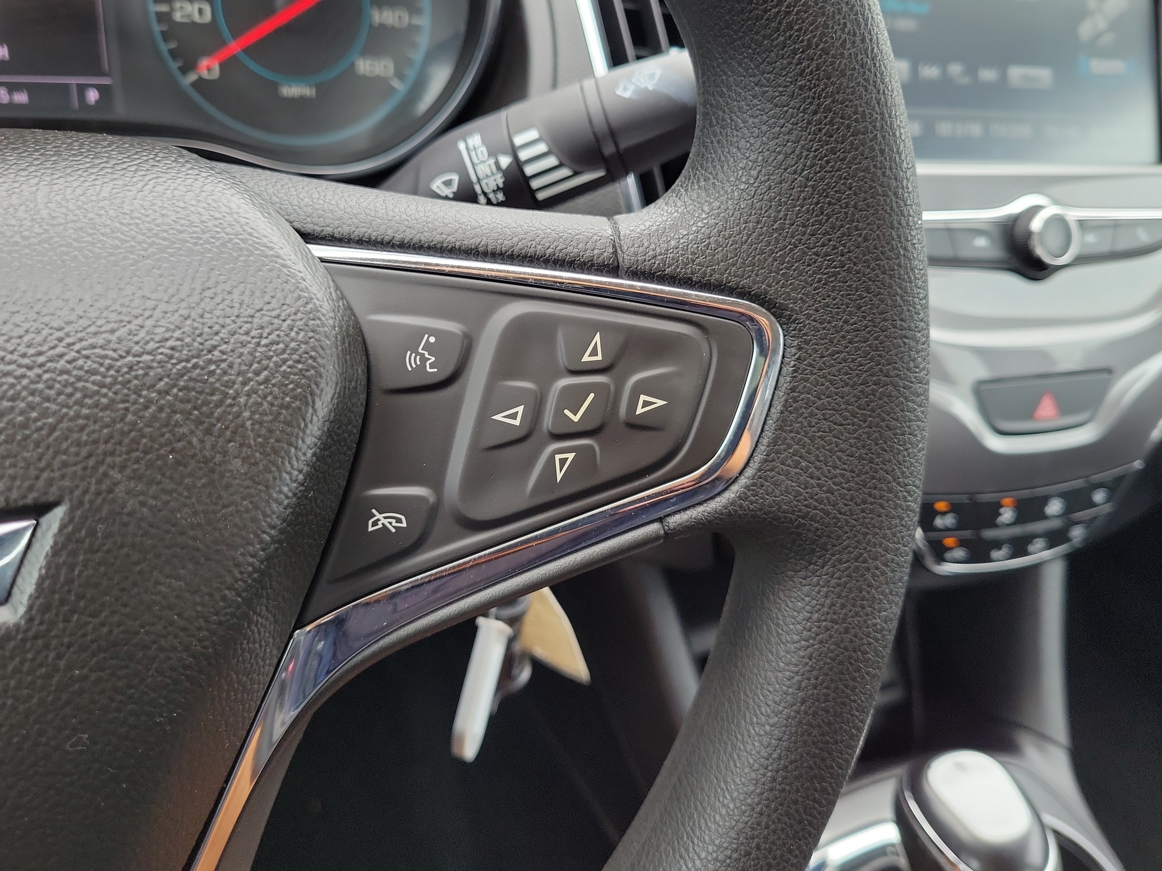 Used 2018 Chevrolet Cruze LT FWD image 24
