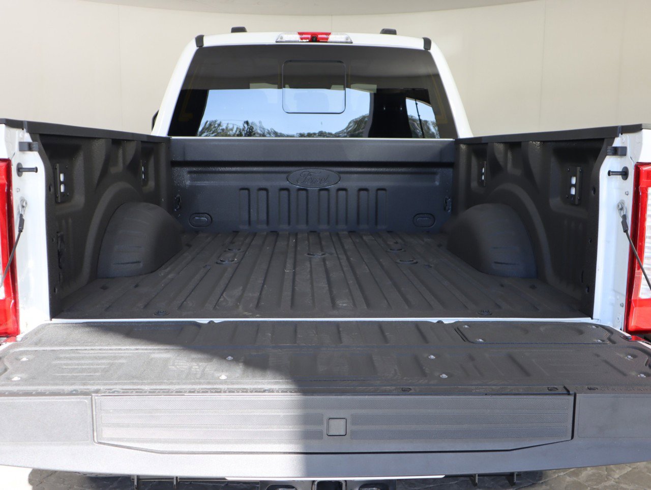 Used 2025 Ford F250 Lariat w/ Lariat Ultimate Package image 9