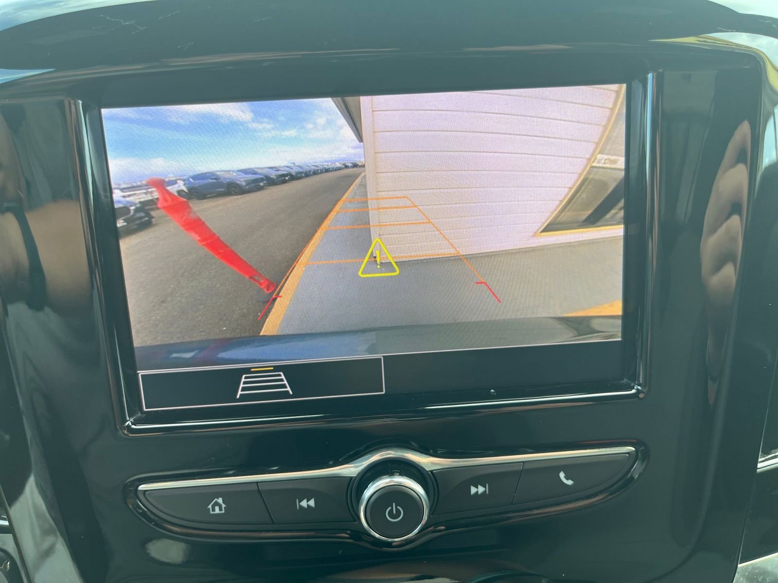 Used 2023 Chevrolet Traverse LT image 23