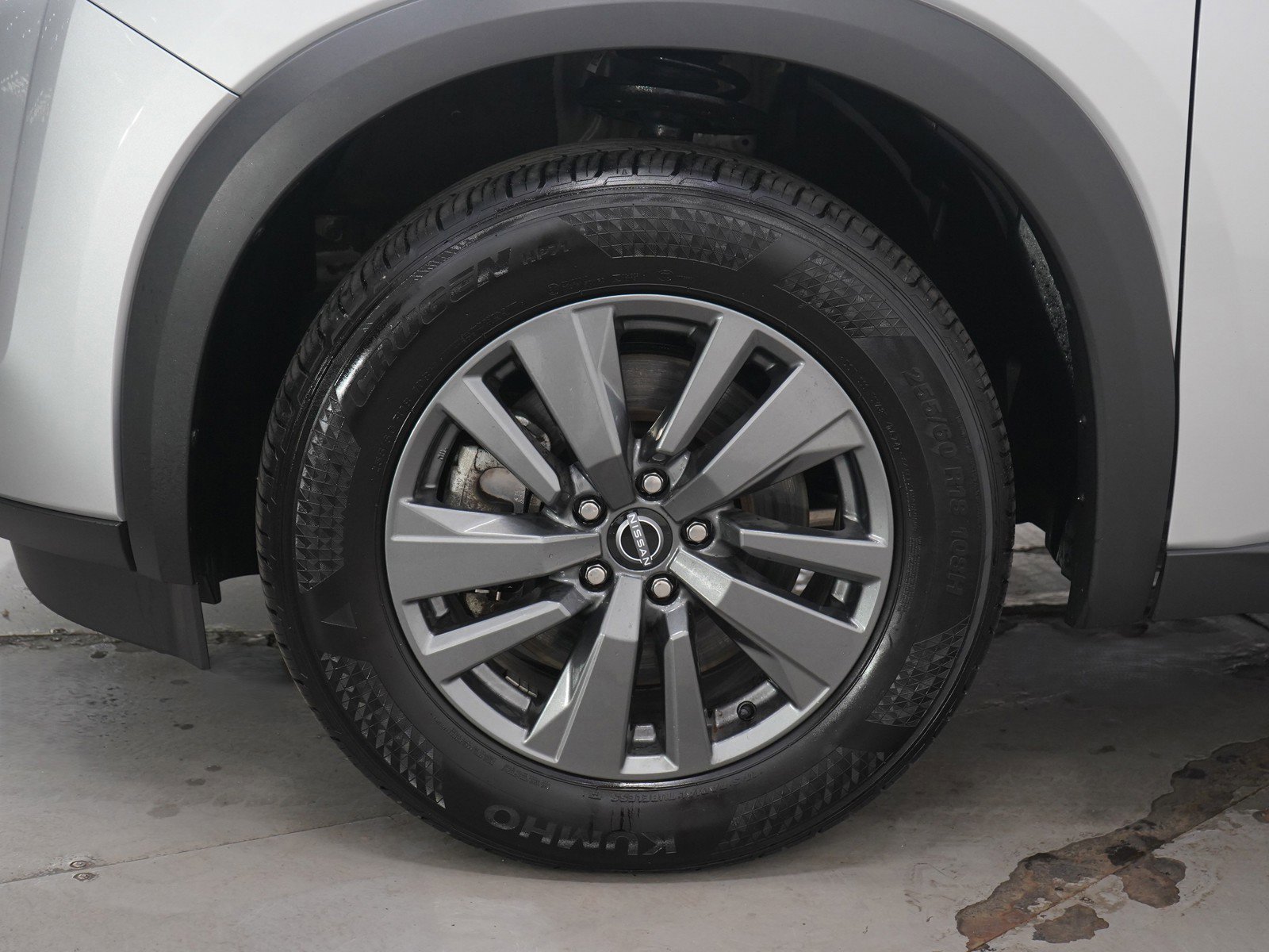 Used 2024 Nissan Pathfinder SV image 31