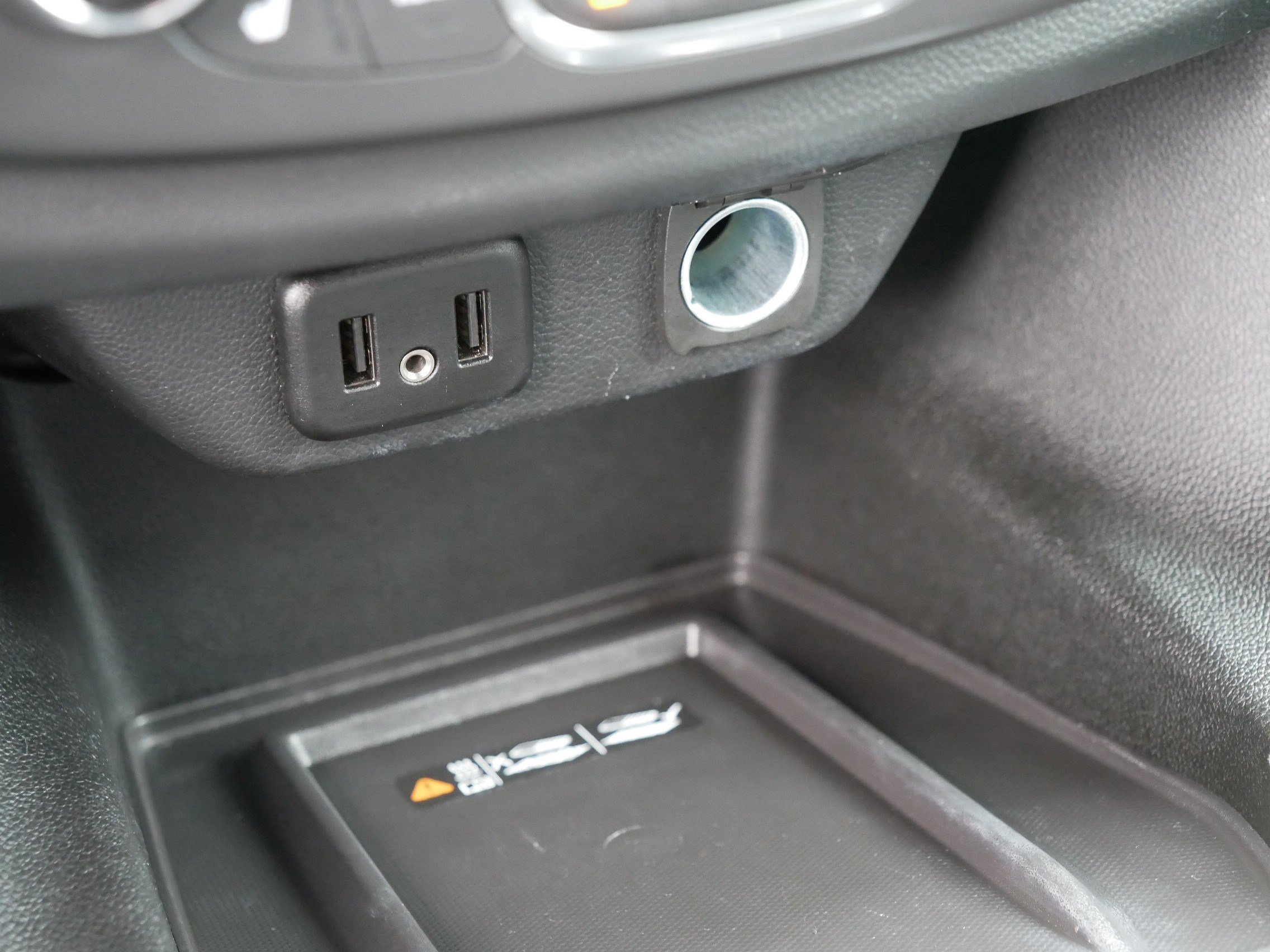 Used 2023 Chevrolet Traverse LT image 32