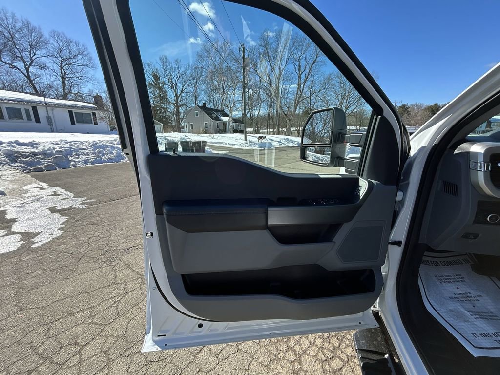 Used 2025 Ford F250 XLT w/ Snow Plow Prep Package image 13