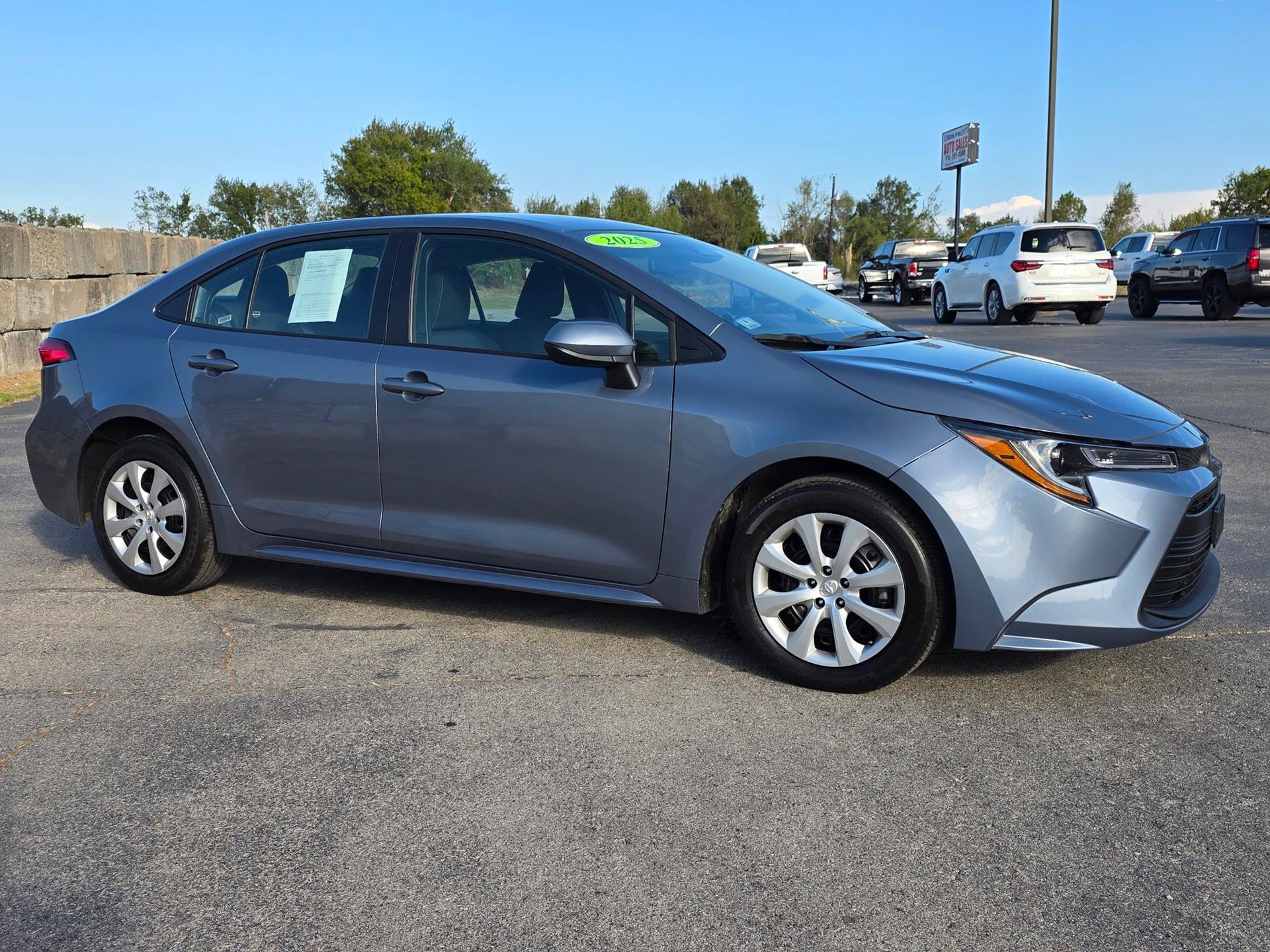 Used 2025 Toyota Corolla LE FWD image 1