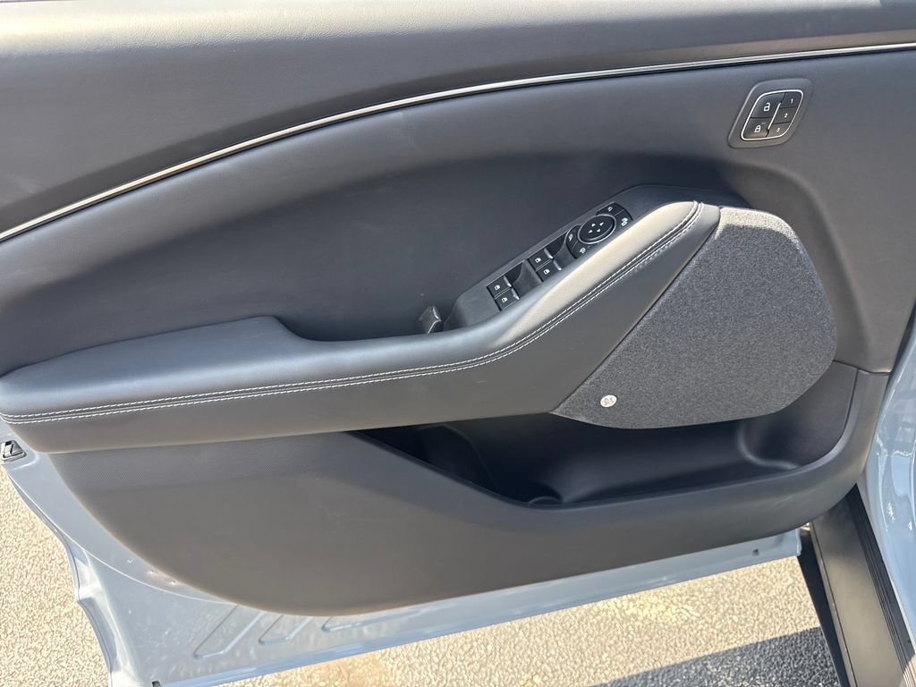 Used 2025 Ford Mustang Mach-E Premium AWD/4WD image 25