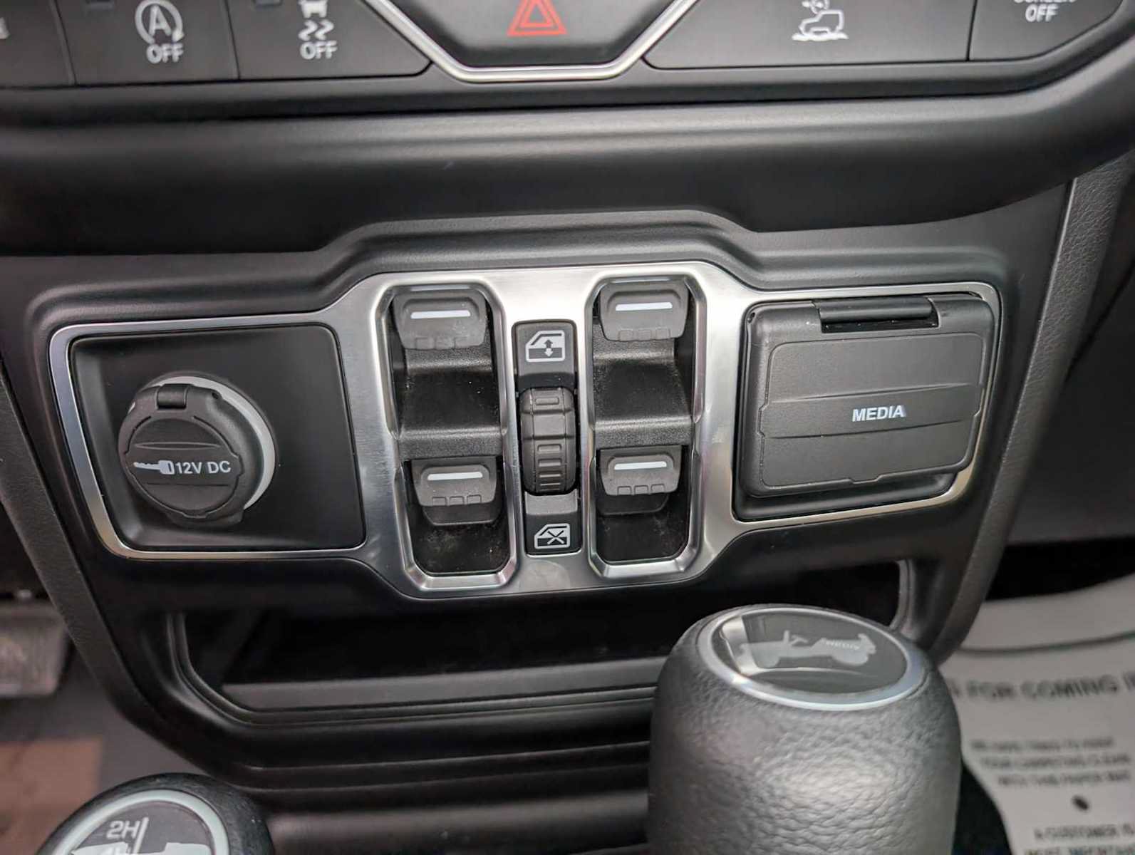 Used 2022 Jeep Wrangler Unlimited Sport AWD/4WD image 32