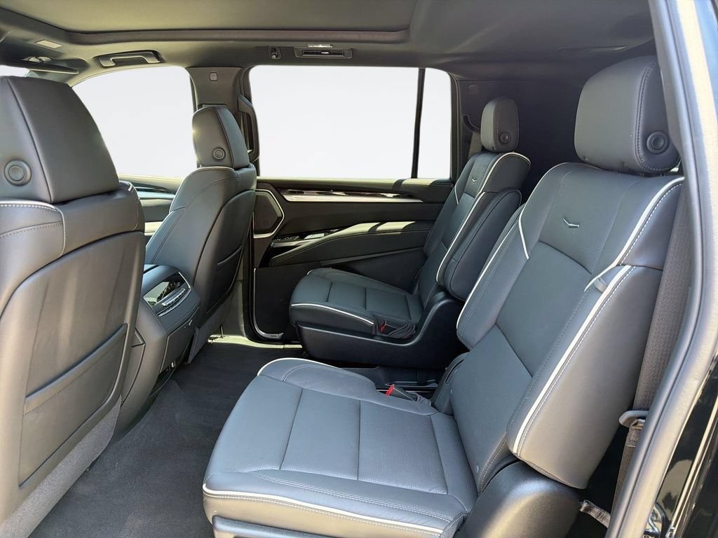 Certified 2026 Cadillac Escalade ESV Luxury AWD/4WD image 27
