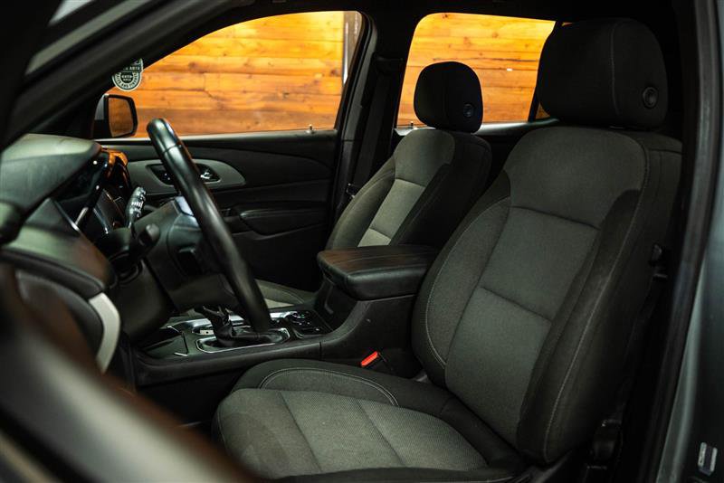 Used 2023 Chevrolet Traverse LT image 10