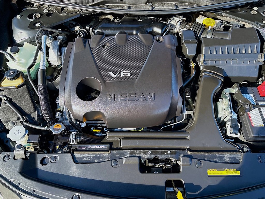 Used 2023 Nissan Maxima SR w/ Sport Mat Group image 31