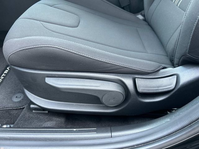 Used 2025 Hyundai Elantra Sport w/ Cargo Package image 19